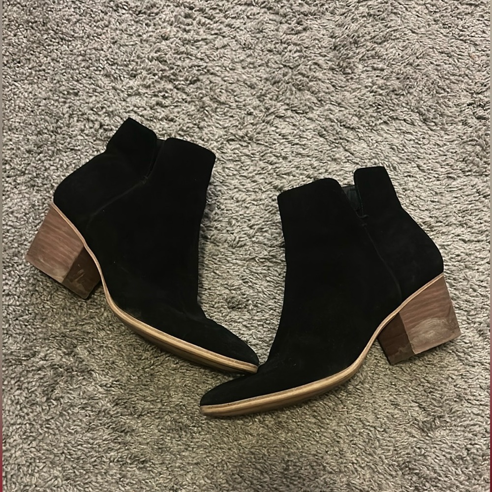 Elegant Black Ankle Boots